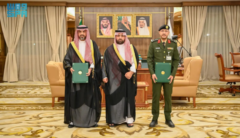 أمير-جازان-يشهد-توقيع-مذكرة-تعاون-بين-مديرية-السجون-بالمنطقة-وجمعية-ثمرة