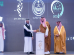 مُحافظ الطائف يكرّم الفائزين والفائزات في مسابقة بالقرآن نسمو لحفظ القرآن الكريم
