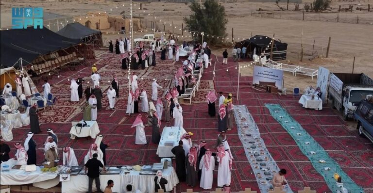 أهالي-اليمامة-يعيدون-إحياء-موقع-مدرسة-ومسجد-المطيرية-الأثري-بإفطار-سنوي