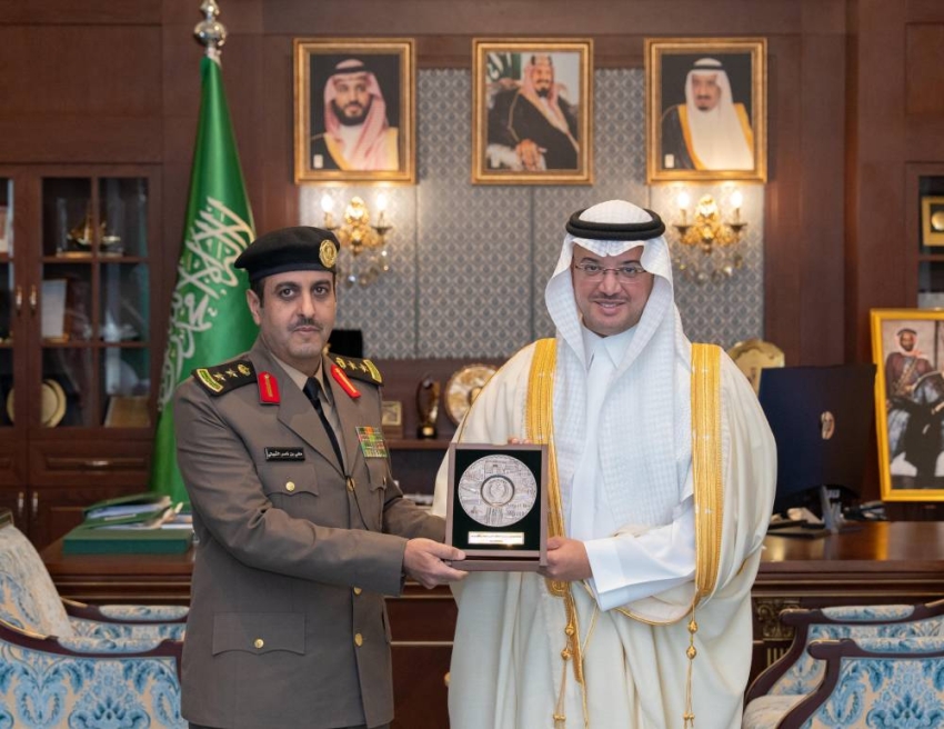 محافظ الأحساء يكرّم مساعد مدير شرطة المحافظة السابق