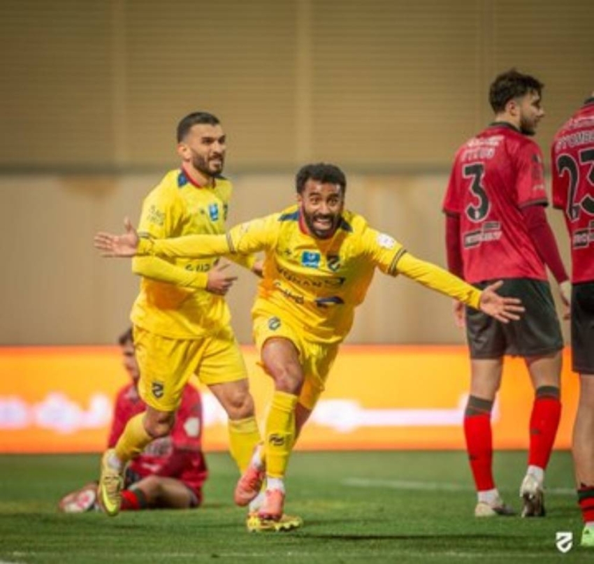 ديربي الرس حزماوي وتعادل مثير للتعاون أمام نيوم