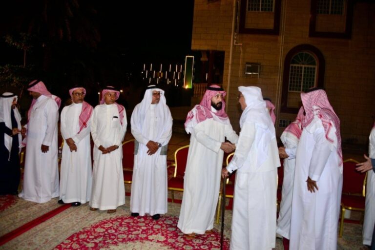 آل-بن-زومة-يستقبلون-المواسيين-في-وفاة-فقيدهم-سعد