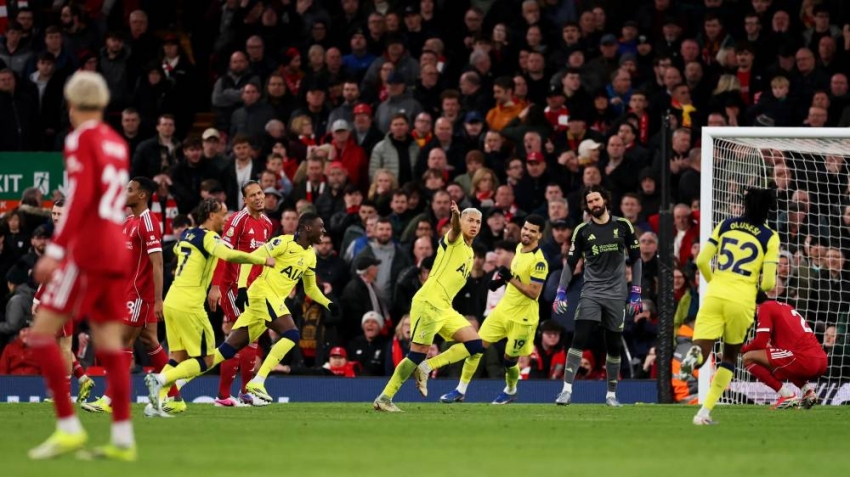 الدوري الإنجليزي: توتنهام يخطف التعادل أمام ليفربول