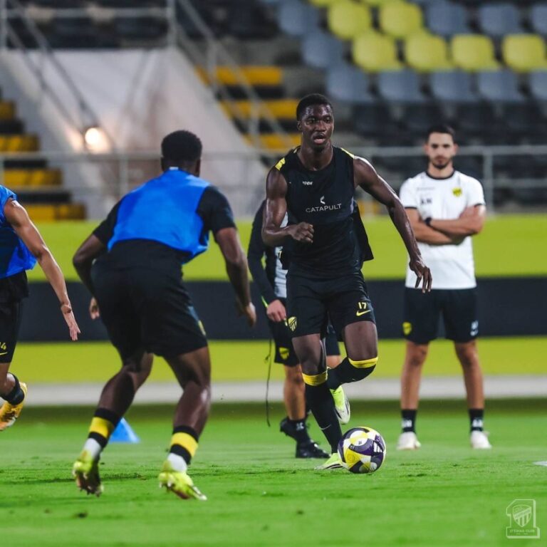 كونسيساو-يعالج-أخطاء-الرياض-ويعيد-الغائبين-أمام-الخلود