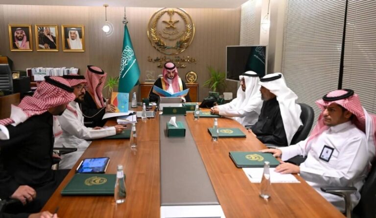 مُحافظ-الطائف-يطّلع-على-خطط-ومشاريع-الأمانة-واستعداداتها-لعيد-الفطر