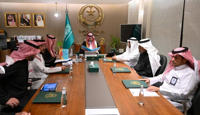 مُحافظ الطائف يطّلع على خطط ومشاريع الأمانة واستعداداتها لعيد الفطر