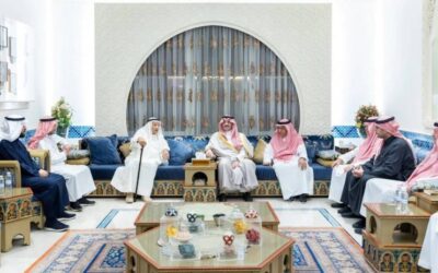 أمير المنطقة الشرقية ونائبه يقدمان التعازي لأسرة الجميح