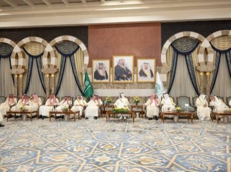 نائب-أمير-منطقة-مكة-المكرمة-يستقبل-المهنئين-بعيد-الفطر