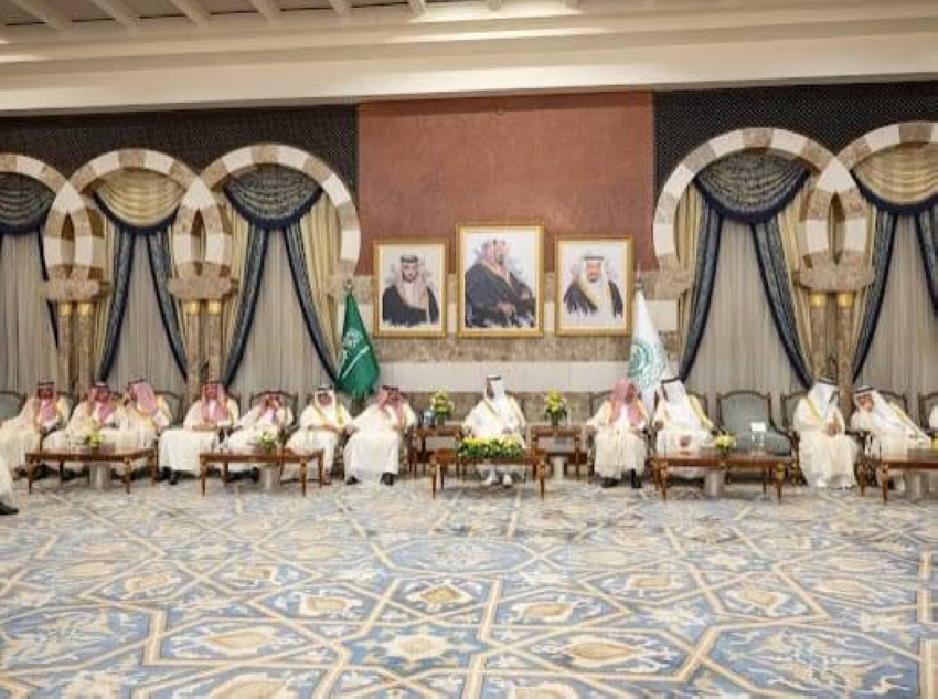 نائب أمير منطقة مكة المكرمة يستقبل المهنئين بعيد الفطر