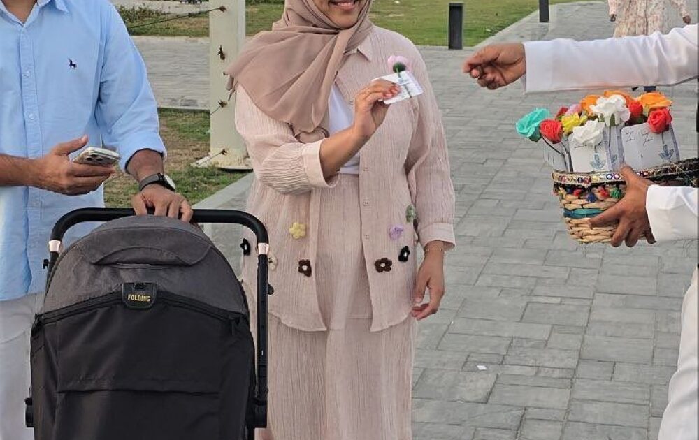 «جينا نسعدكم».. مبادرة تنثر الورود وتزرع بهجة العيد بالدمام