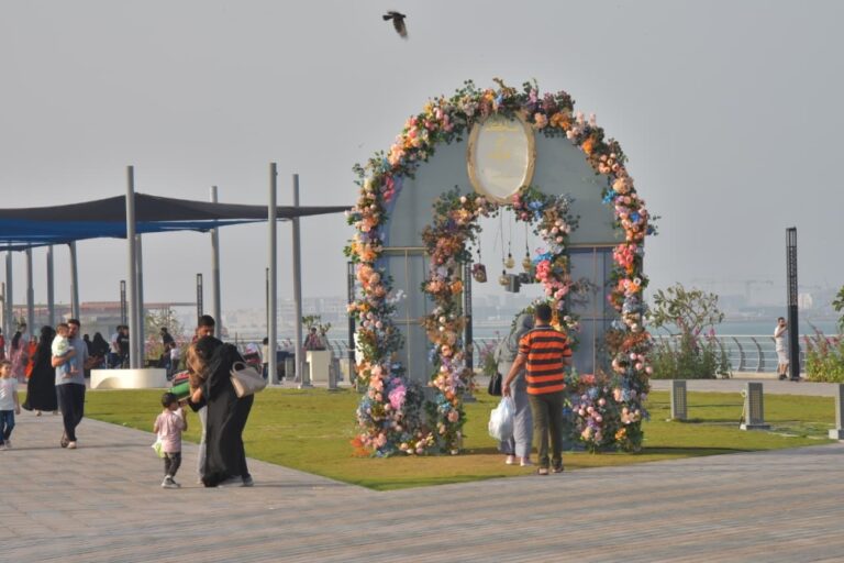 أجواء-العيد-تنعش-كورنيش-الخبر.-26-صورة-ترصد-بهجة-الزوار-في-ثالث-أيام-الفطر