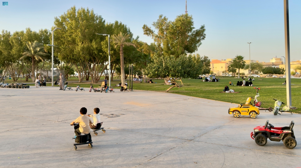 خلال إجازة العيد.. حدائق القصيم مساحات مفتوحة للتنزه والاسترخاء