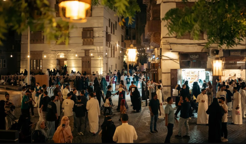 جدة التاريخية تسجّل رقمًا قياسيًا بأكثر من 4 ملايين زائر في رمضان