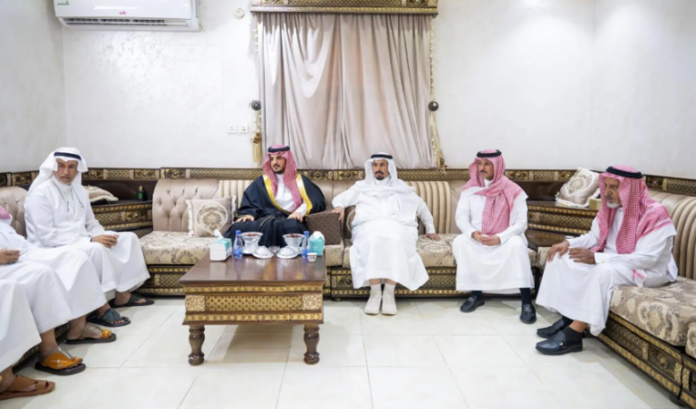 مُحافظ-الطائف-يقدّم-التعازي-لأسرة-شيخ-شمل-الشيابين