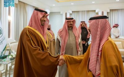 نائب أمير منطقة الجوف يعايد منسوبي الإمارة بمناسبة عيد الفطر