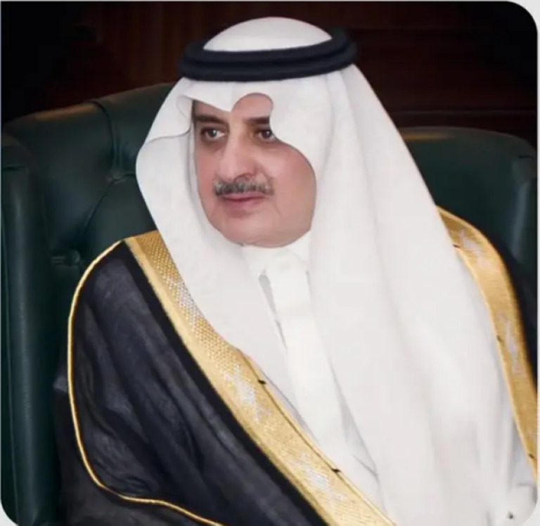 أمير-تبوك-يواسي-أبناء-البلوي-بوفاة-والدهم