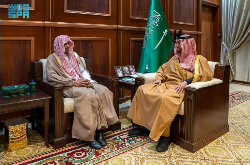 نائب أمير حائل يطلع على أعمال فرع هيئة الأمر بالمنطقة