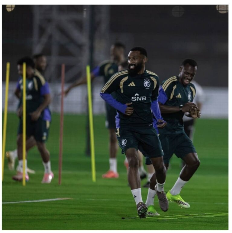 الأخضر-يرفع-استعداده-لمواجهة-مصر-ودياً-في-جدة