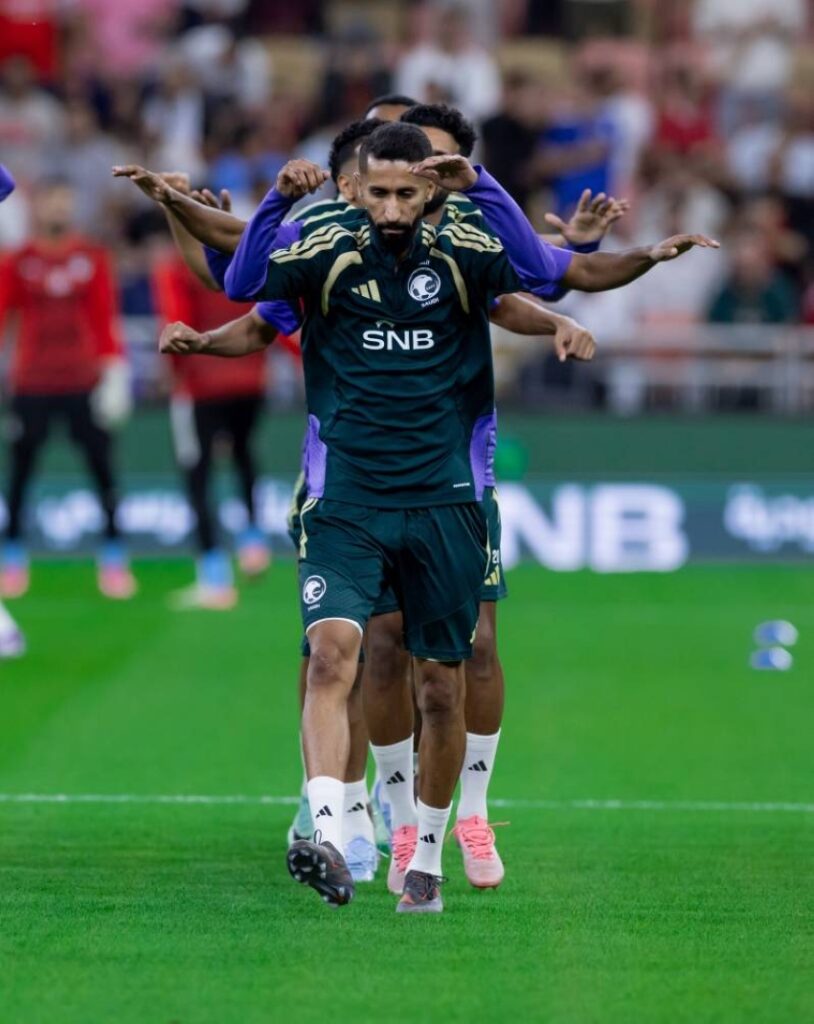 بعثة الأخضر تغادر إلى صربيا.. و ضم العويس