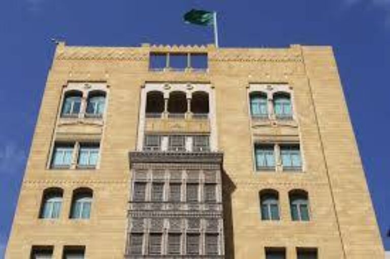 السفارة-السعودية-تدعو-المواطنين-لمغادرة-لبنان-فورًا