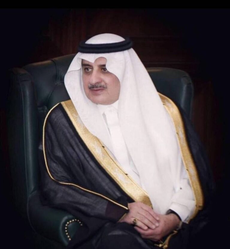 أمير-تبوك-يواسي-وكيل-إمارة-المنطقة-بوفاة-شقيقته