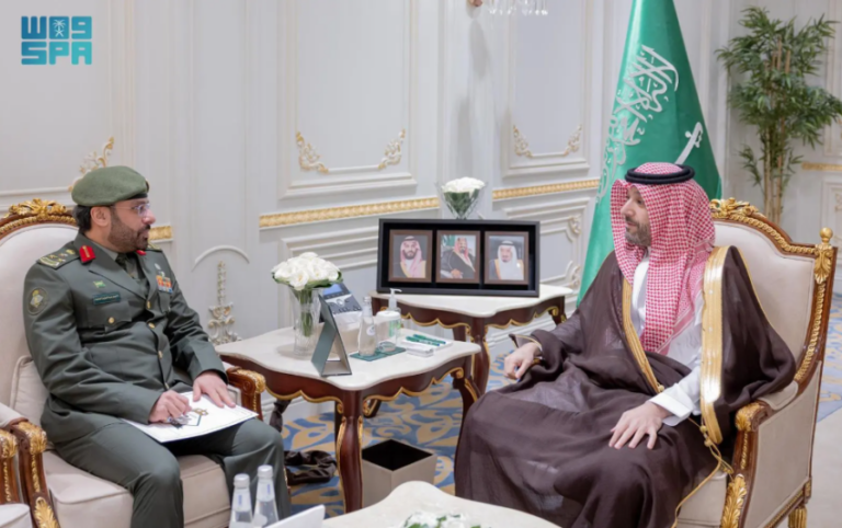 نائب-أمير-الحدود-الشمالية-يشيد-بما-تقدمه-إدارة-الجوازات-من-خدمات-متميزة