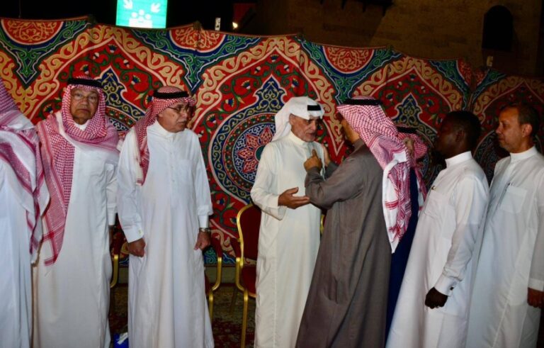 ال-السادات-وال-شربتلي-يستقبلون-المواسين-في-وفاة-فقيدهم