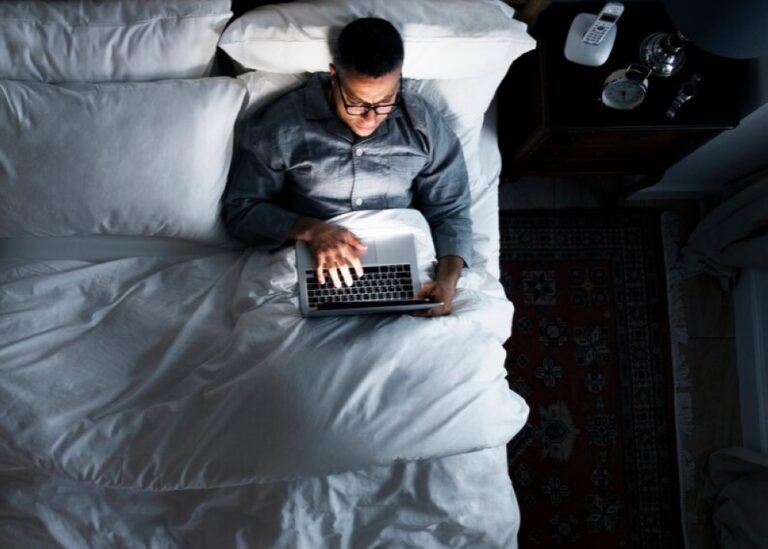 “الصحة”.-9-أسباب-للسهر-و10-مخاطر-محتملة-منها-الصداع