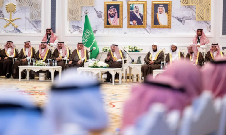 أمير-منطقة-القصيم-يستقبل-المسؤولين-والأهالي-بالمنطقة