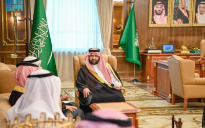 أمير منطقة جازان يطلع على عرض حول مدينة جازان للصناعات الأساسية والتحويلية