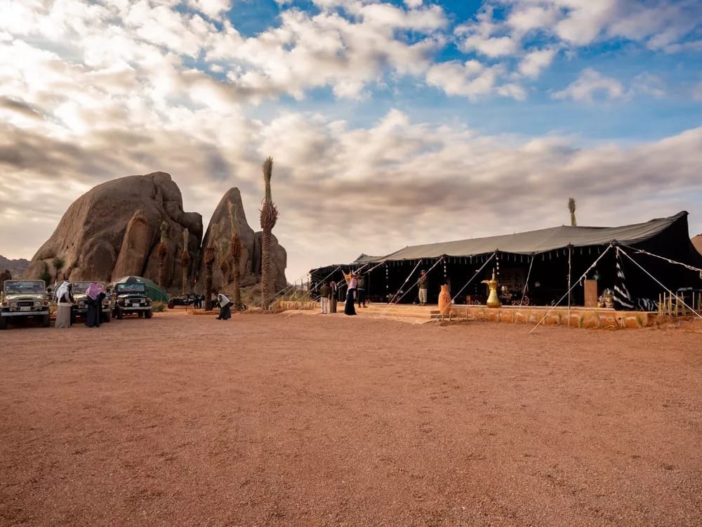 محمية رملة في حائل.. وجهة صحراوية تمزج بين المغامرة والسكينة