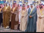 أمير الرياض يؤدي صلاة الميت على الأميرة الجوهرة بنت فيصل بن عبدالله آل عبدالرحمن آل سعود