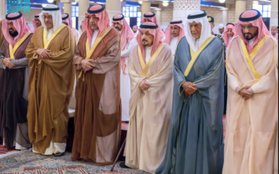 أمير الرياض يؤدي صلاة الميت على الأميرة الجوهرة بنت فيصل بن عبدالله آل عبدالرحمن آل سعود