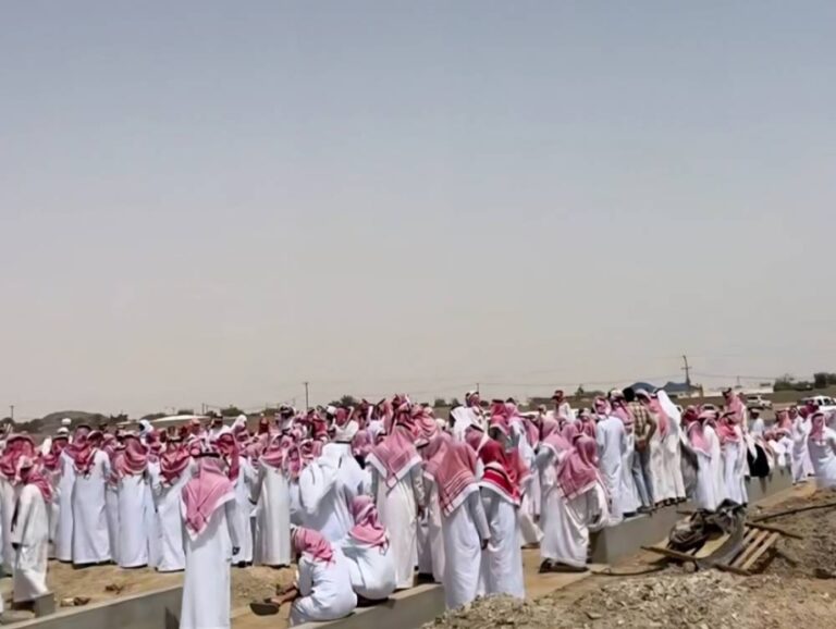 رنية-تودع-الدكتور-بن-شنيف.وجامعة-الطائف-تعزي-أسرته