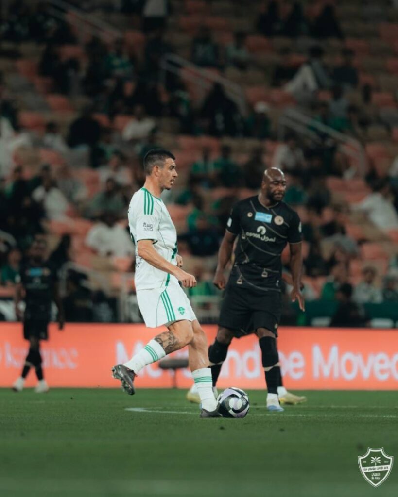 التعاون يعرقل الهلال ويمنح المركز الثاني للأهلي