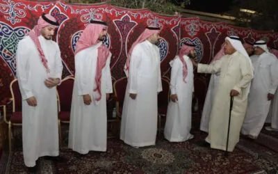 آل عبيد يستقبلون المعزين في وفاة مدير جامعة «المؤسس» الأسبق