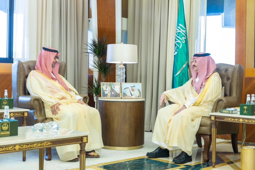 أمير الشرقية يستقبل مجلس أمناء جائزة الأميرة صيتة ويؤكد أهمية العمل الاجتماعي