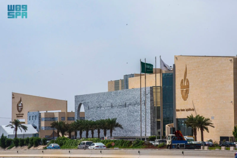 تمكين-وطني-لخدمة-ضيوف-الرحمن-عبر-المسار-الوظيفي-لإرشاد-الحافلات-في-مكة-المكرمة