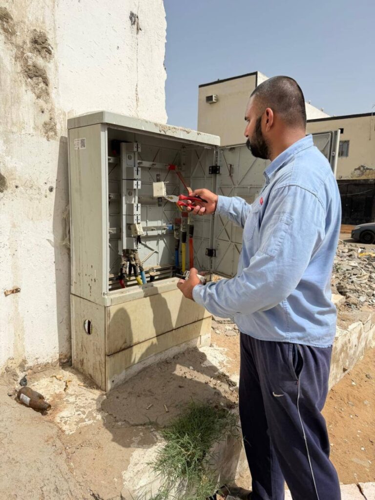 أمانة جدة: فصل الخدمات عن 118 مبنى آيلًا للسقوط في حي الفاروق