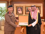 نائب أمير جازان يستقبل مدير الدفاع المدني بالمنطقة ويتسلّم التقرير السنوي