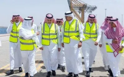 وزيرا “النقل” و ”الاستثمار” يتفقدان سلاسل الإمداد بميناء الملك عبدالله