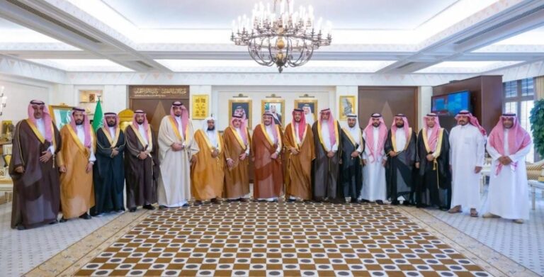 أمير-منطقة-القصيم-يستقبل-محافظ-عقلة-الصقور-وأعضاء-لجنة-الأهالي