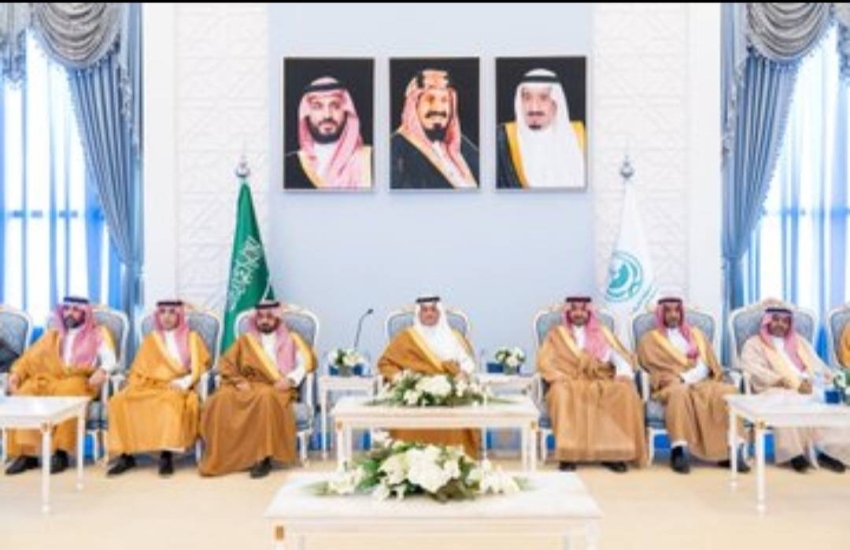 محافظ الأحساء يلتقي بمجلس إدارات الأندية الرياضية بحضور نائب وزير الرياضة