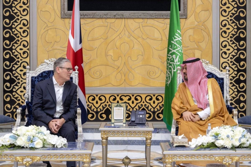 رئيس الوزراء البريطاني يغادر جدة