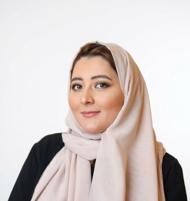 مختصون-لـ-”اليوم“:-أعراض-صامتة-تسبق-الشلل-الرعاش.-والتشخيص-المبكر-مفتاح-العلاج