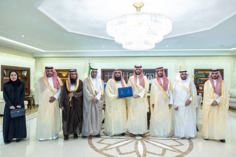 نائب-أمير-الشرقية-يطّلع-على-تقرير-برنامج-زكاة-الفطر-الموحد-لعام-1447هـ