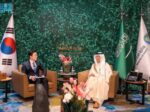 عبدالعزيز بن سلمان يبحث فرص التعاون في قطاع الطاقة مع رئيس المكتب الرئاسي في كوريا الجنوبية