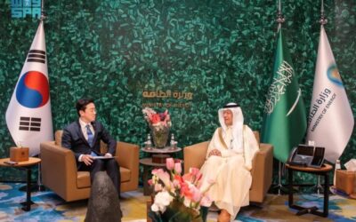 عبدالعزيز بن سلمان يبحث فرص التعاون في قطاع الطاقة مع رئيس المكتب الرئاسي في كوريا الجنوبية