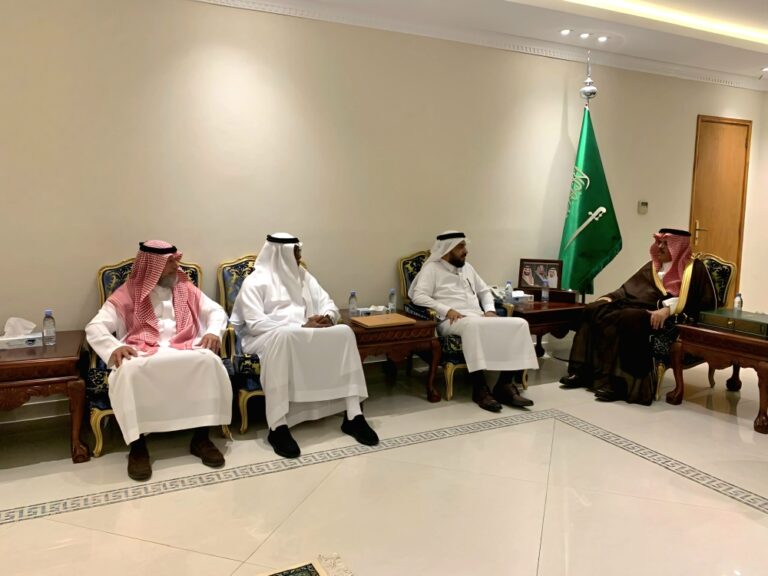 محافظ-الجبيل-يطّلع-على-برامج-وأنشطة-جمعية-محبة-للتنمية-الأسرية