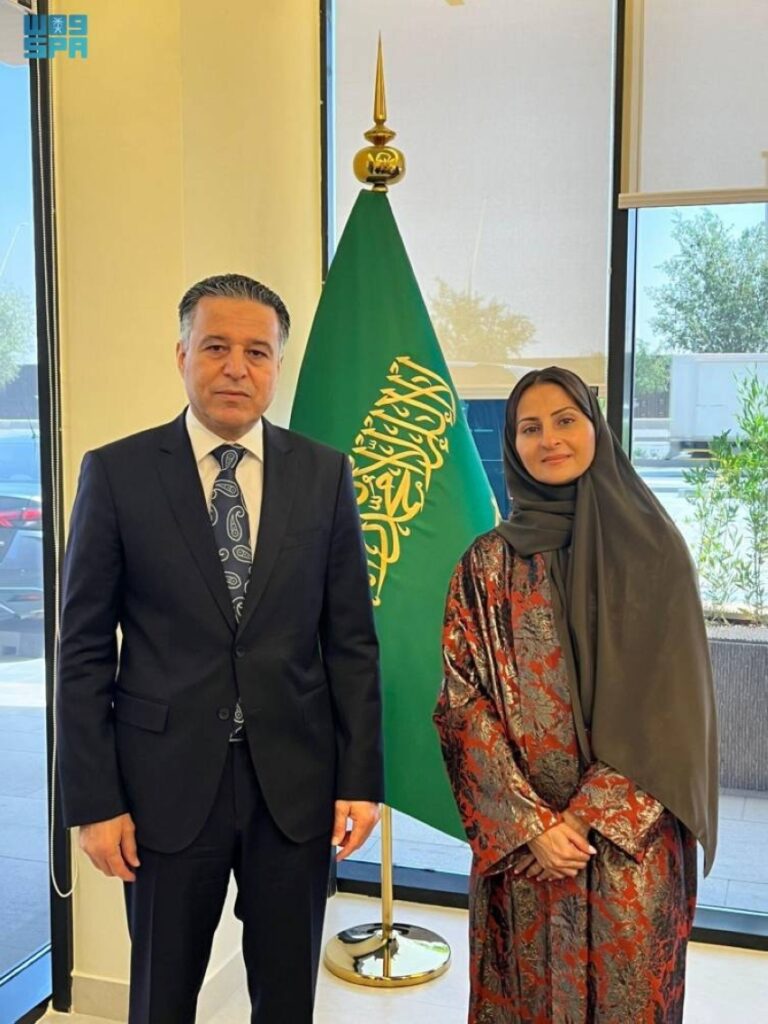 سارة بنت بندر تستعرض مع «بشينة» واقع النخيل بليبيا